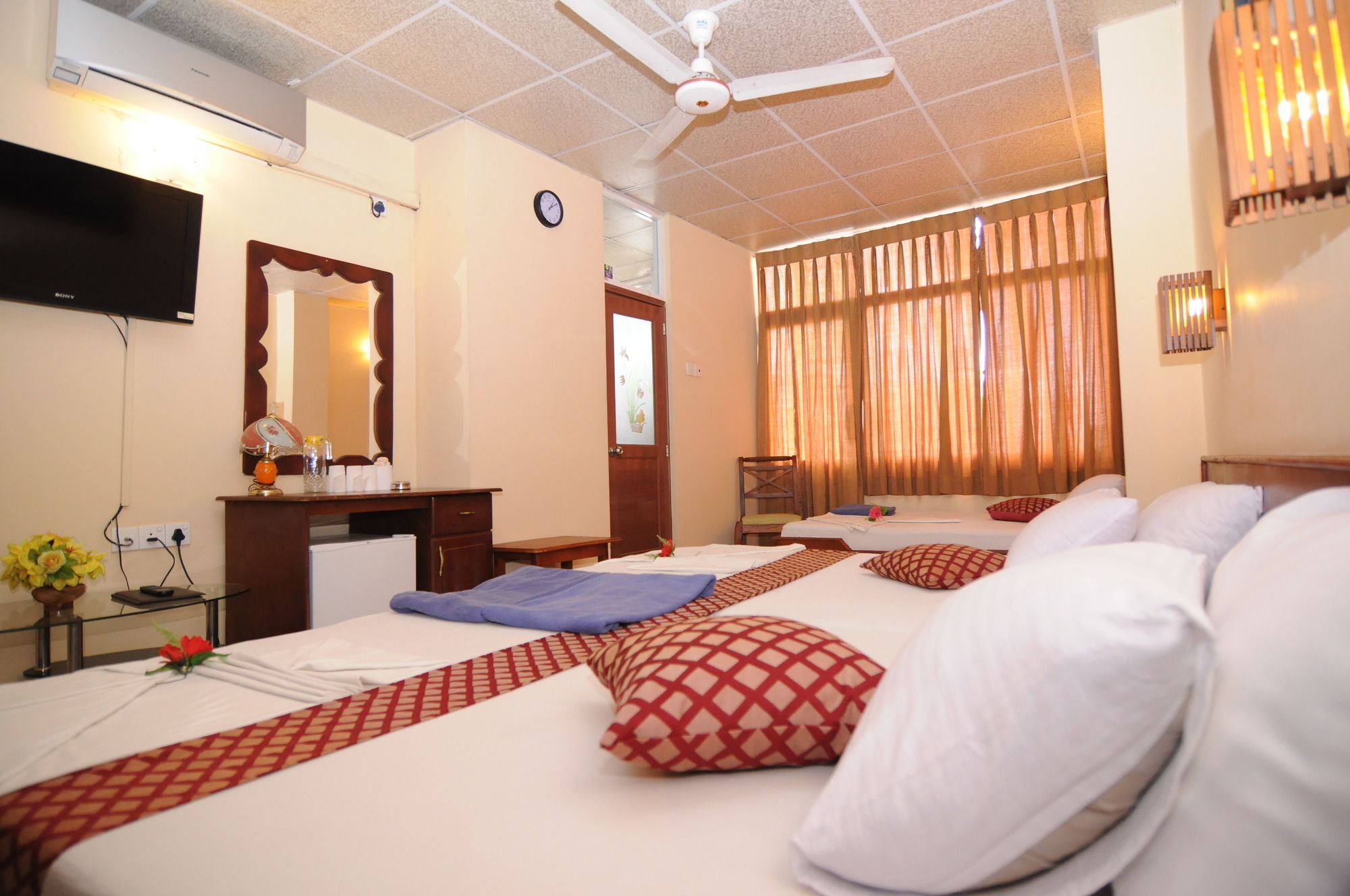 Brighten Hotel Kolombo Dış mekan fotoğraf